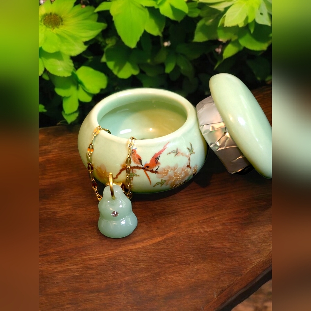 18k gold plated chain with a prosperity gourd. Porcelain chest. Lucky gift.